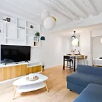 1 Bedroom Apartment Center Of Paris - Louvre With Netflix